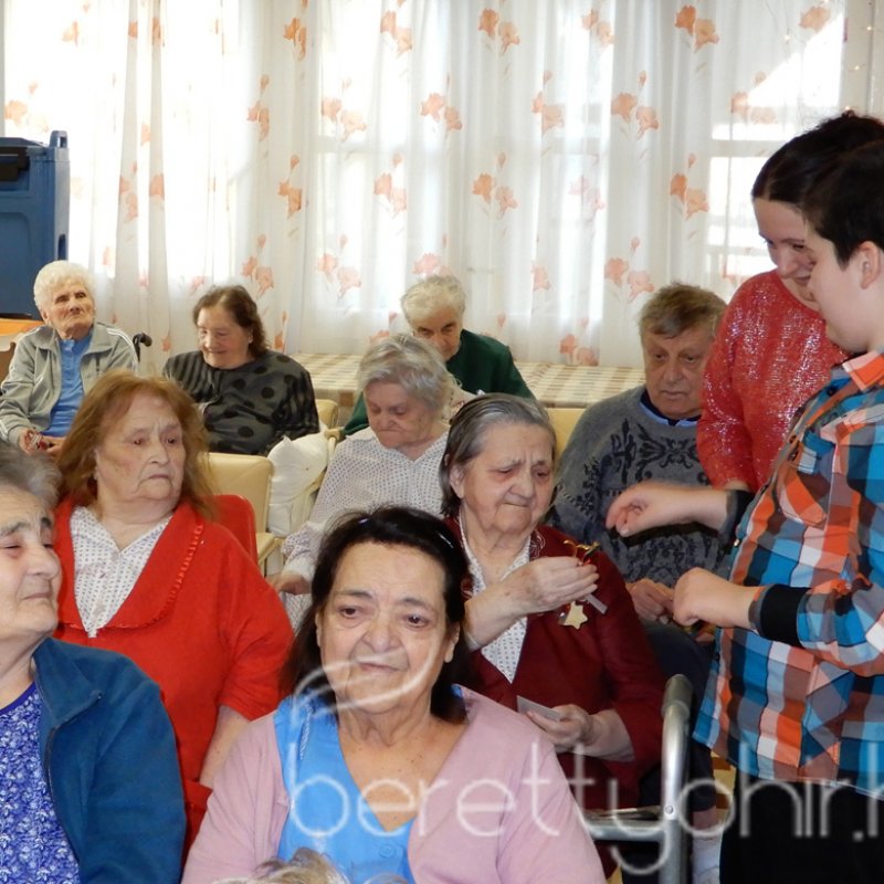 Karácsonyi ünnepség a Krónikus osztályon 25